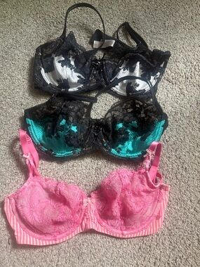 Victoria's Secret Lace Underwire Bra Trio in Black, Teal & Pink